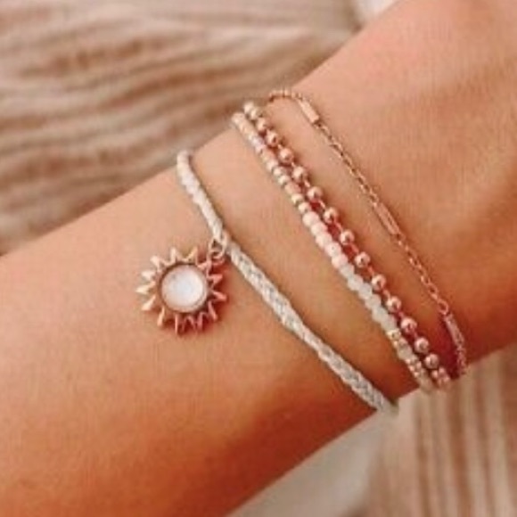 [pura vida] Soliel Stack • August 2022 Monthly Bracelet Club Pack - Picture 4 of 7